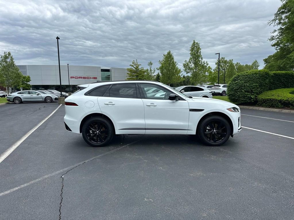New 2025 Jaguar F-PACE R-Dynamic S image 4