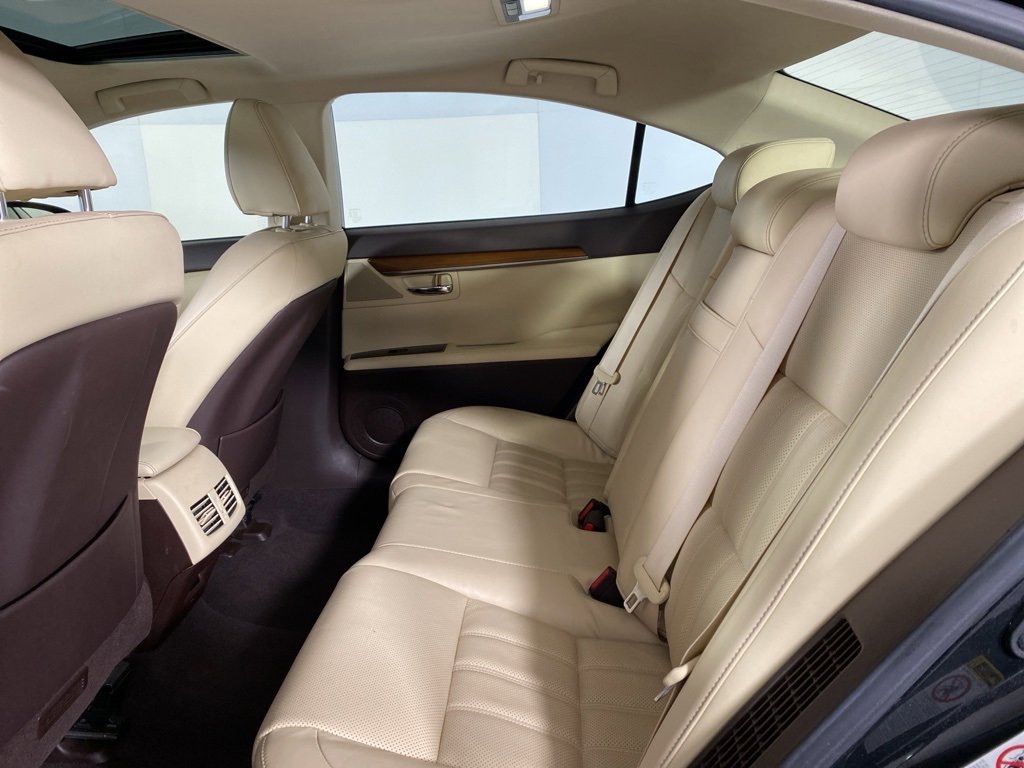 Used 2018 Lexus ES 300h image 18