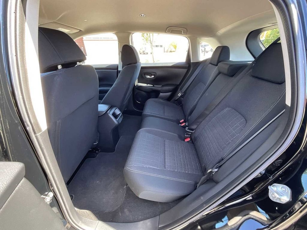 Used 2023 Honda HR-V LX image 14