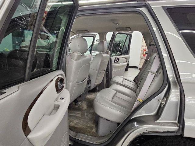 Used 2005 Buick Rainier CXL w/ Luxury Package AWD/4WD image 29