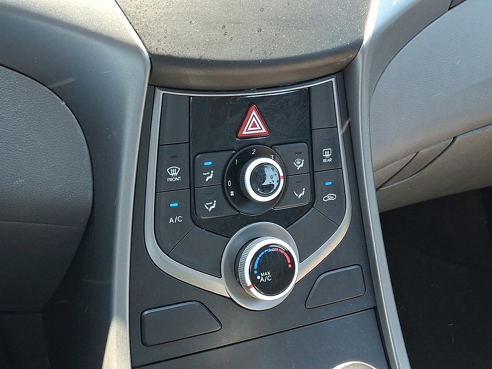 Used 2016 Hyundai Elantra SE FWD image 17