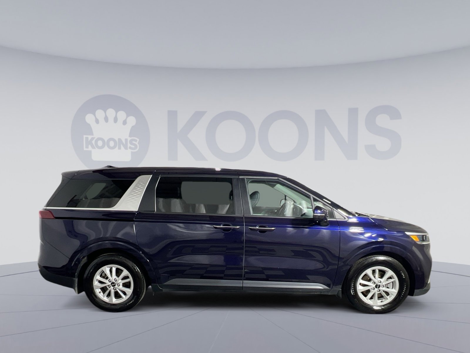 Used 2024 Kia Carnival LX image 8