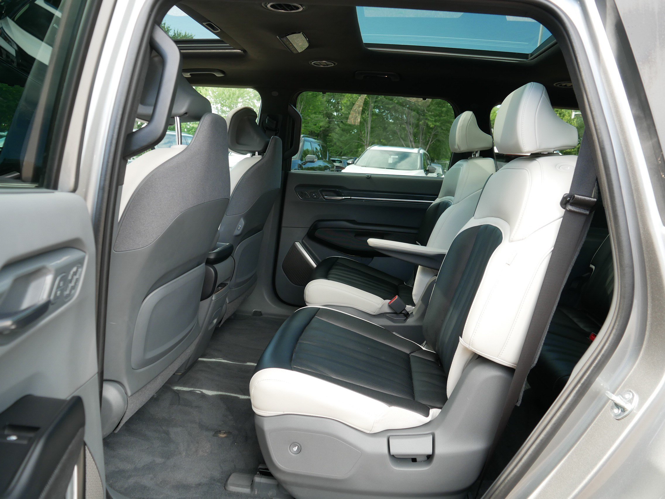Certified 2024 Kia EV9 GT-Line AWD/4WD image 35