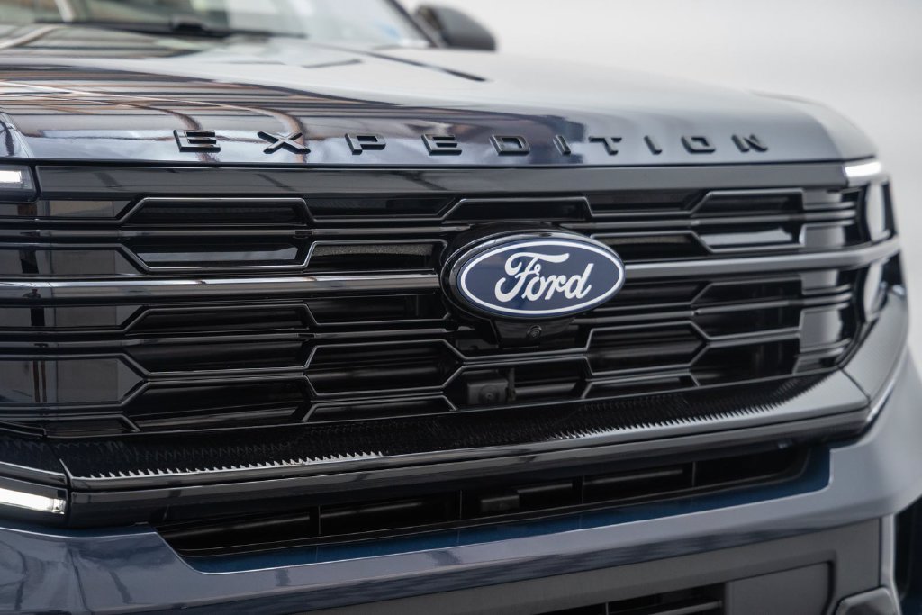 New 2027 Ford Expedition Platinum AWD/4WD image 16