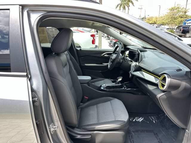 Used 2024 Chevrolet Trax LT FWD image 29