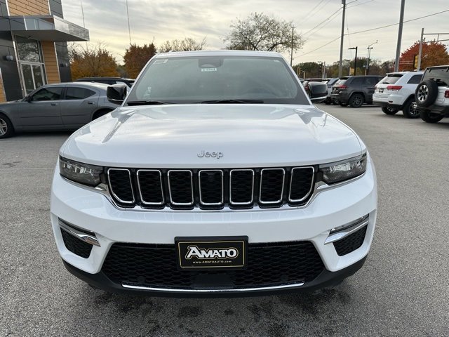 New 2026 Chrysler Pacifica Select image 3