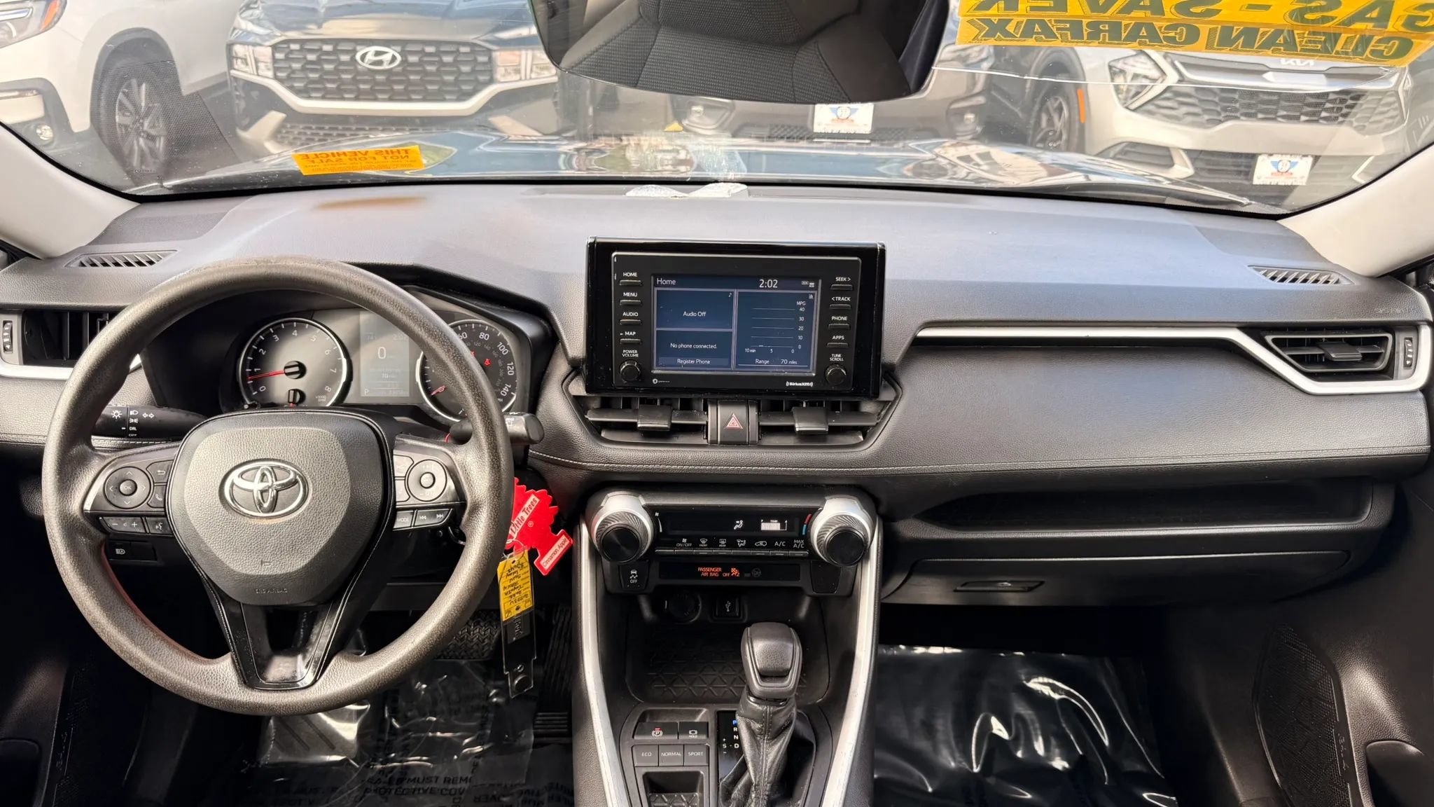 Used 2022 Toyota RAV4 LE FWD image 15
