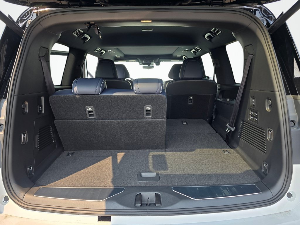 New 2026 INFINITI QX80 4WD w/ Sport Exterior Package image 11