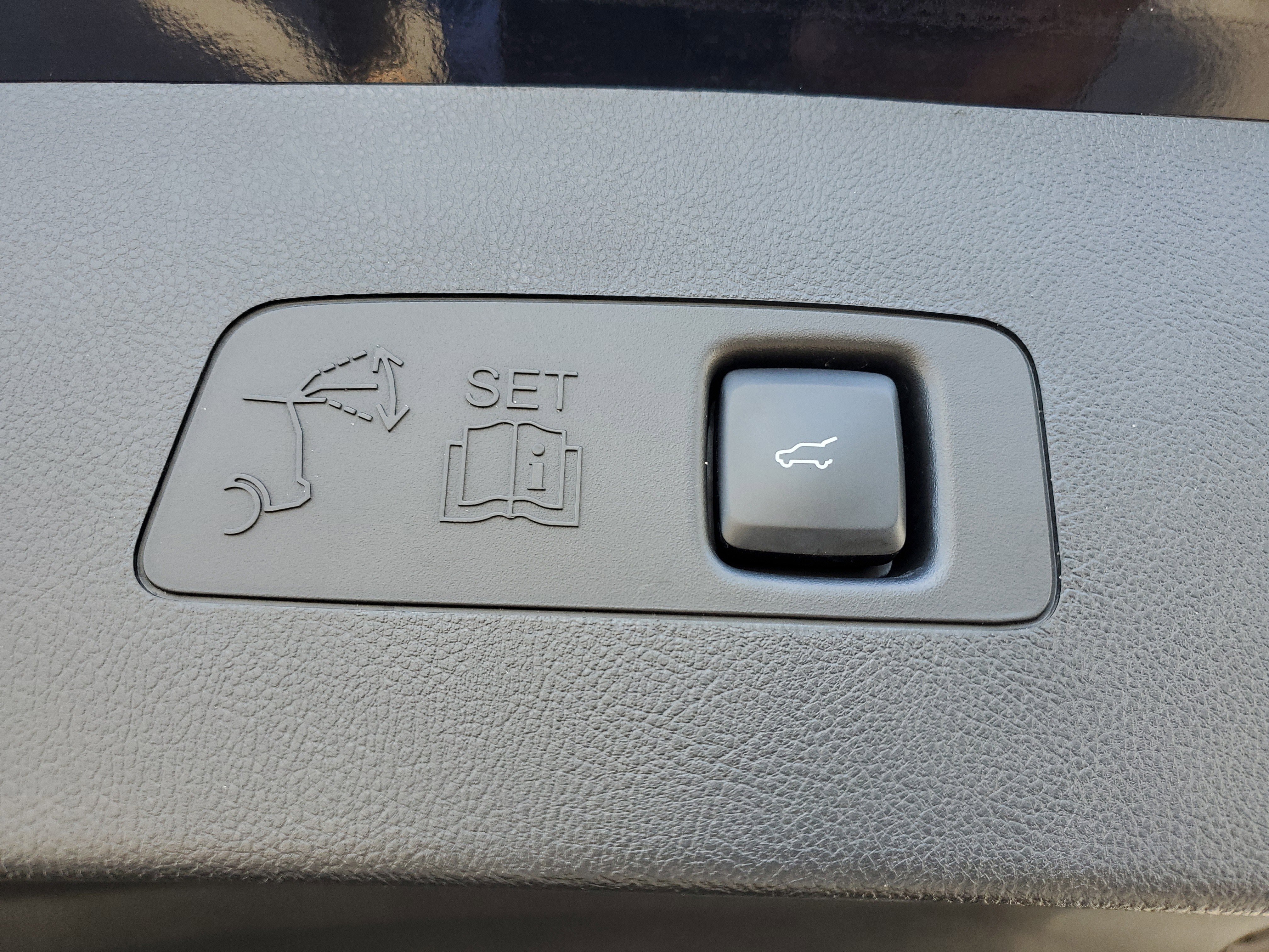 Certified 2023 Lincoln Corsair Reserve image 9