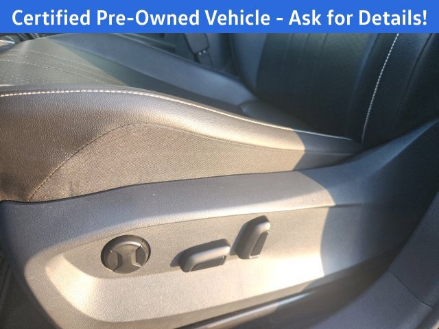 Certified 2022 Volkswagen Tiguan SE w/ Panoramic Sunroof Package AWD/4WD image 17