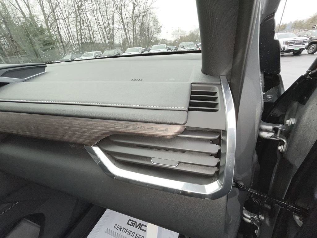 New 2026 GMC Acadia Denali w/ Super Cruise Package image 38