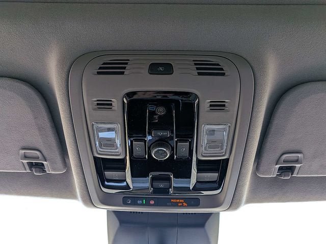 New 2026 Cadillac Escalade ESV Platinum Luxury w/ LPO, Floor Liner Package AWD/4WD image 29