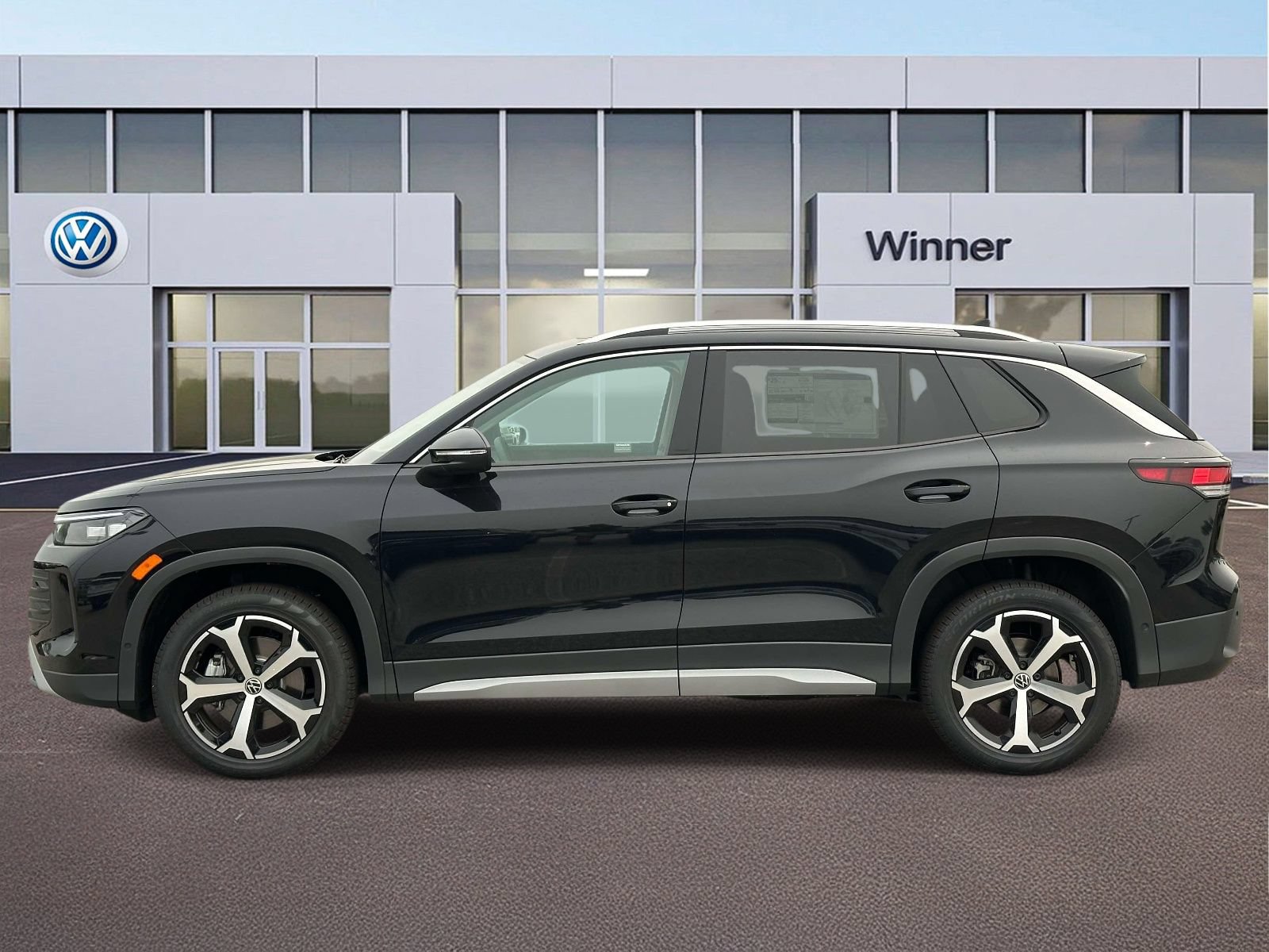 New 2026 Volkswagen Tiguan SE AWD/4WD image 2