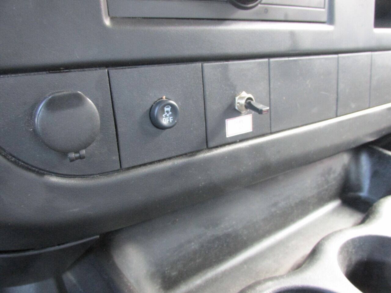 Used 2014 Chevrolet Express 3500 RWD image 55