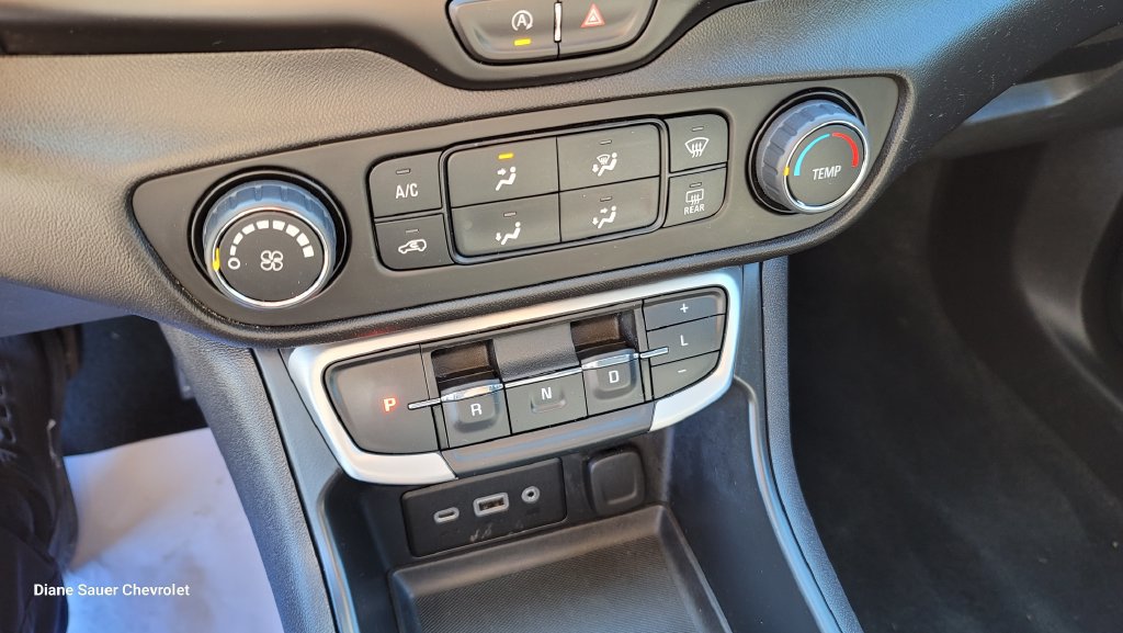 Used 2024 GMC Terrain SLE AWD/4WD image 22