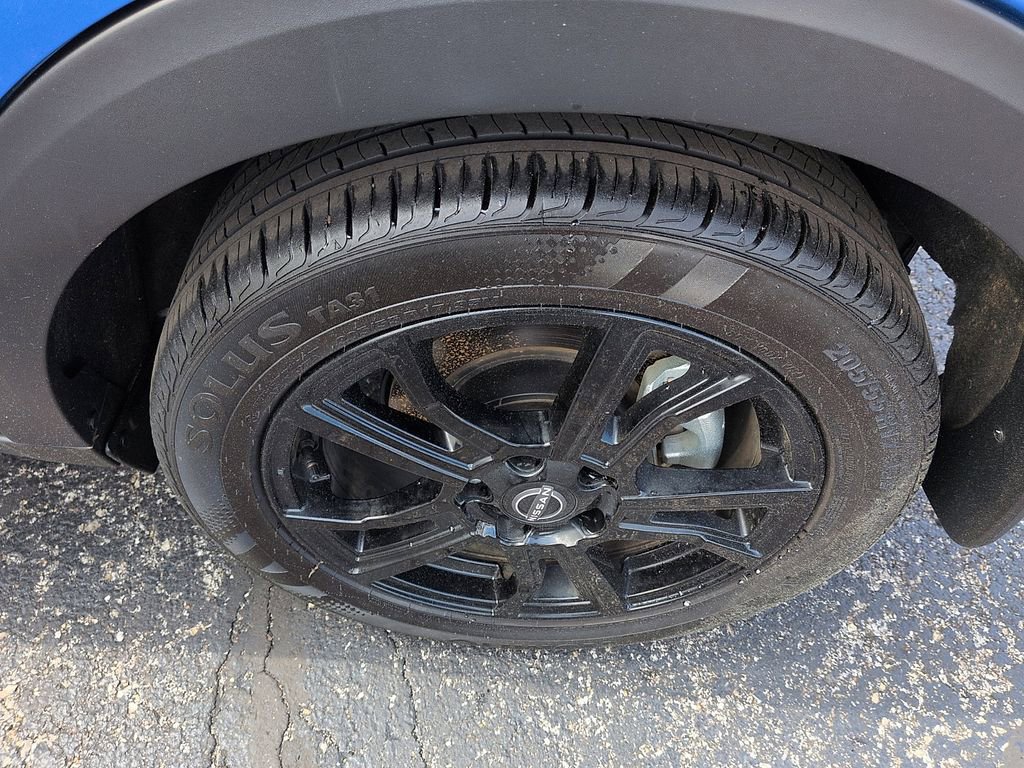 Used 2024 Nissan Kicks SR FWD image 10