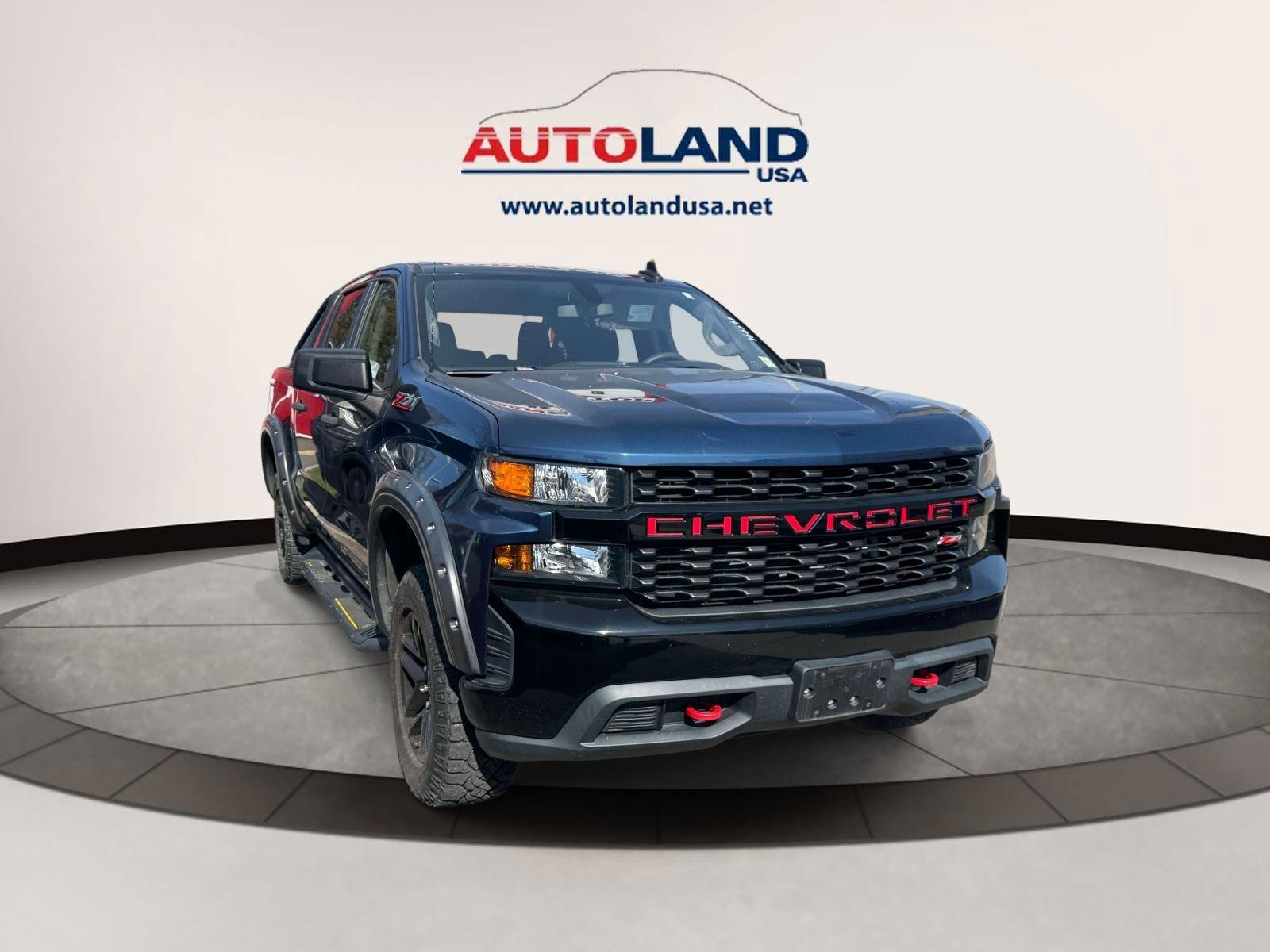 Used 2019 Chevrolet Silverado 1500 Custom Trail Boss AWD/4WD image 2