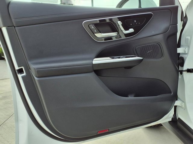 Certified 2025 Mercedes-Benz GLC 300 image 12