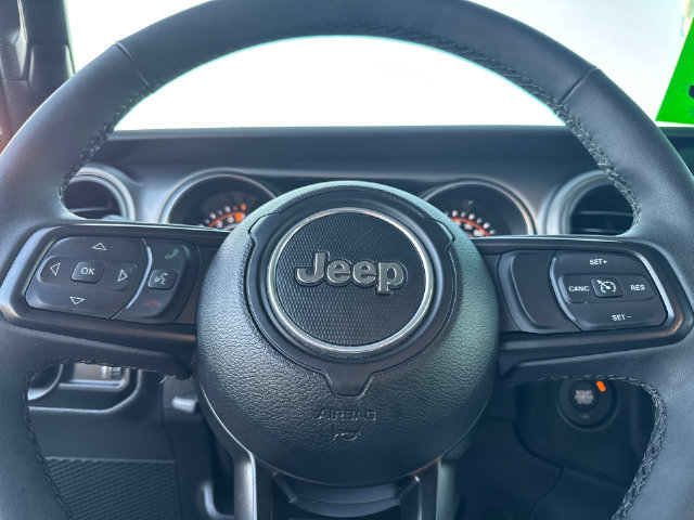 Certified 2023 Jeep Gladiator Sport AWD/4WD image 16