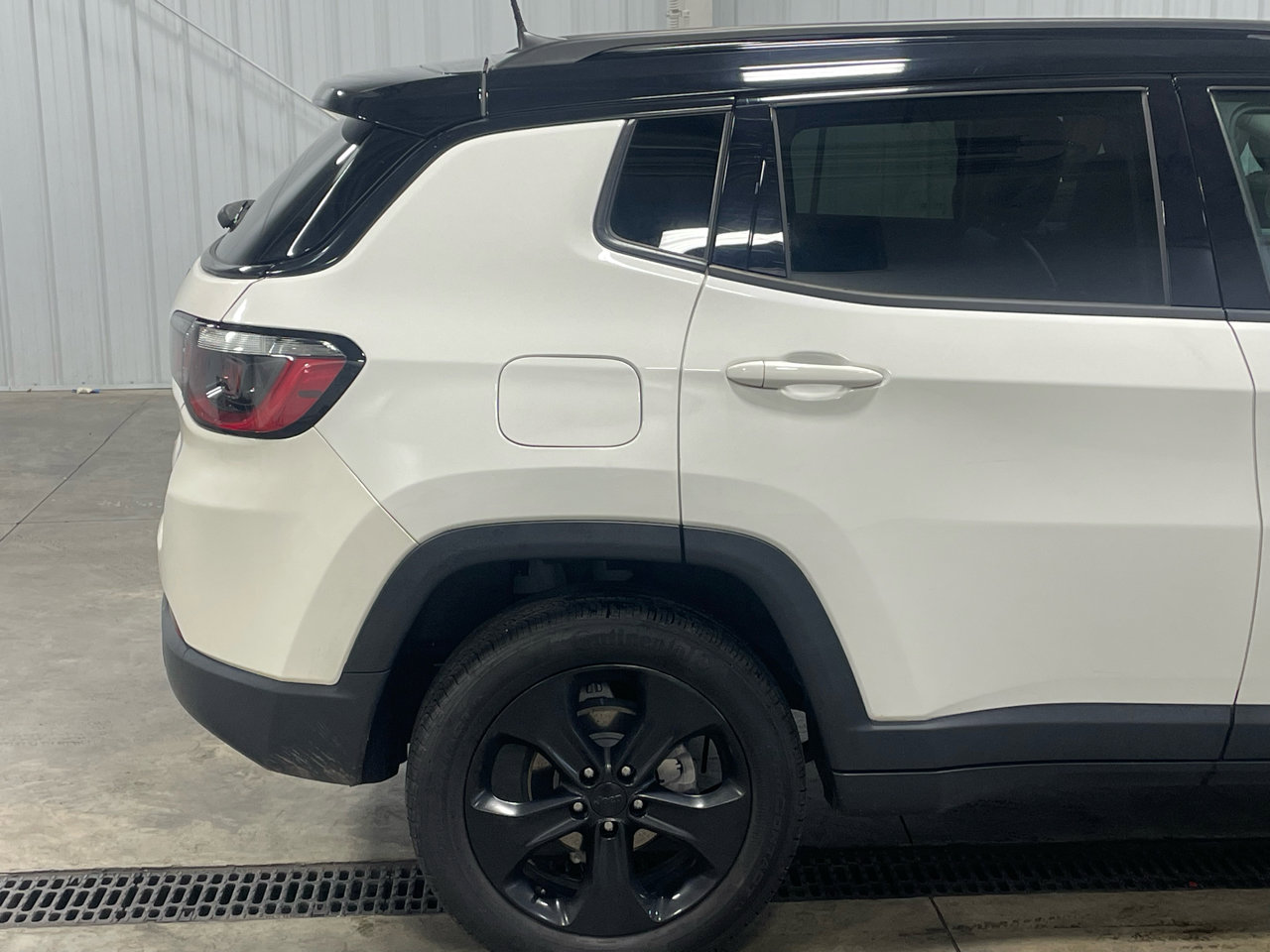Used 2021 Jeep Compass Altitude image 18