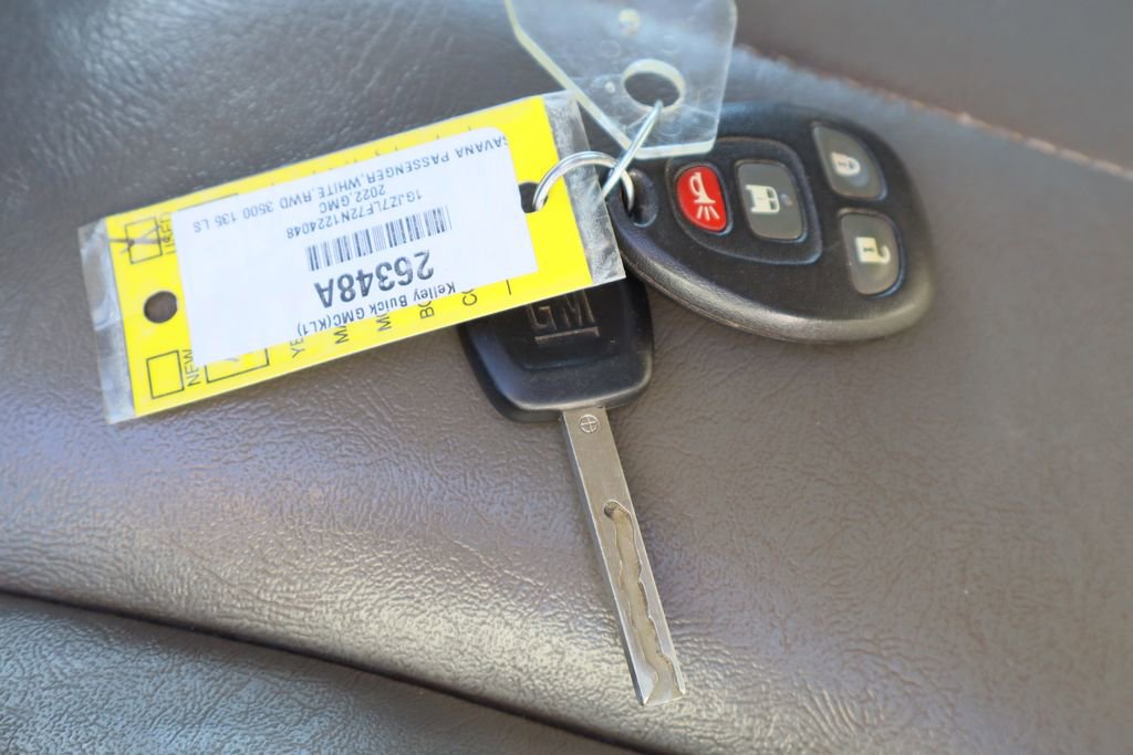 Used 2022 GMC Savana 3500 LS w/ Chrome Appearance Package image 28