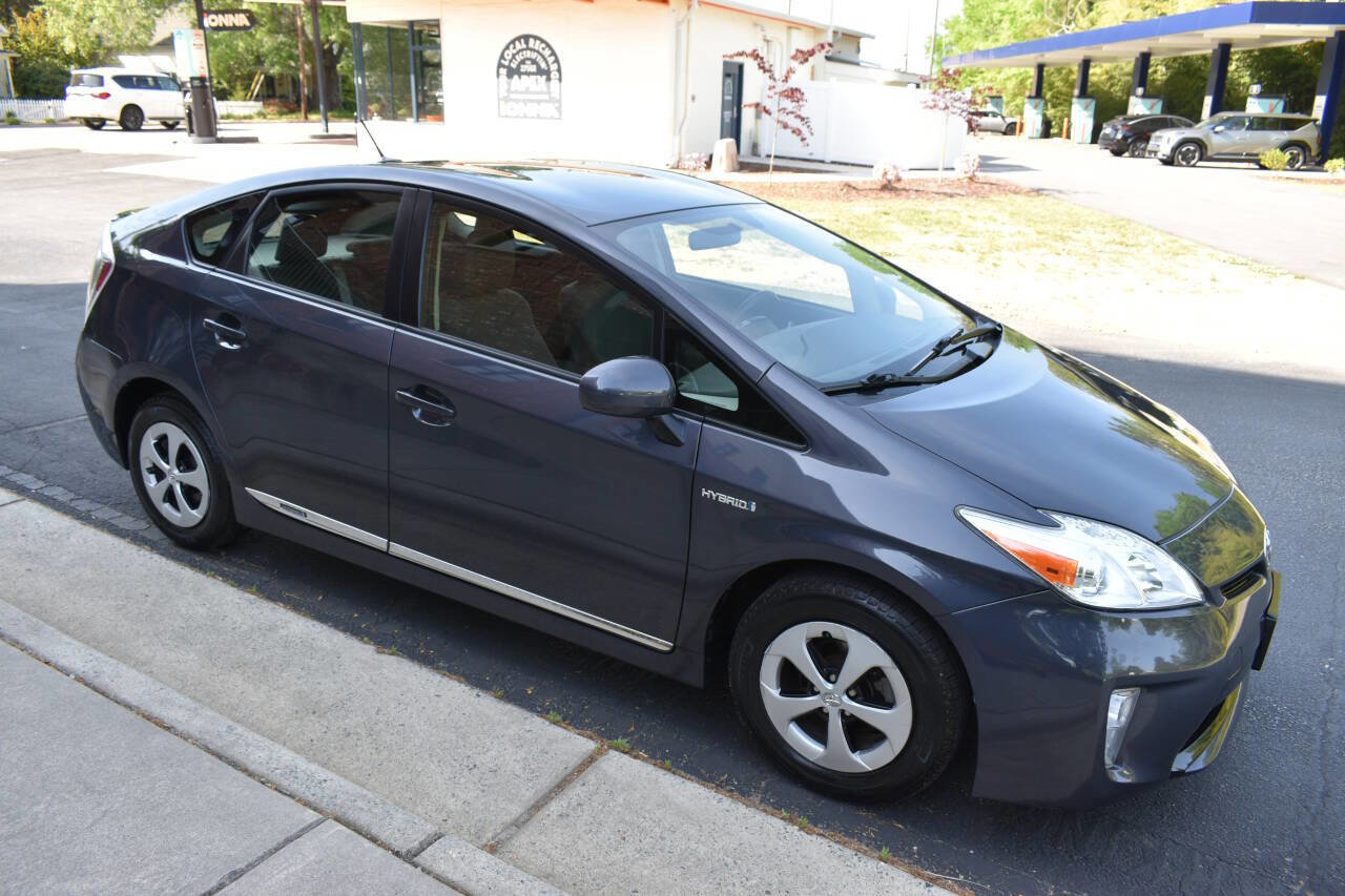 Used 2013 Toyota Prius Three image 41