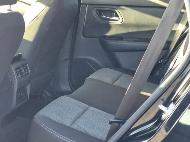 Used 2024 Nissan Rogue SV FWD image 17