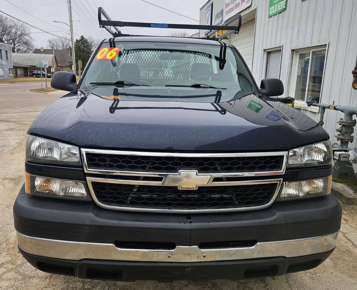Used 2006 Chevrolet Silverado 2500 W/T RWD image 4