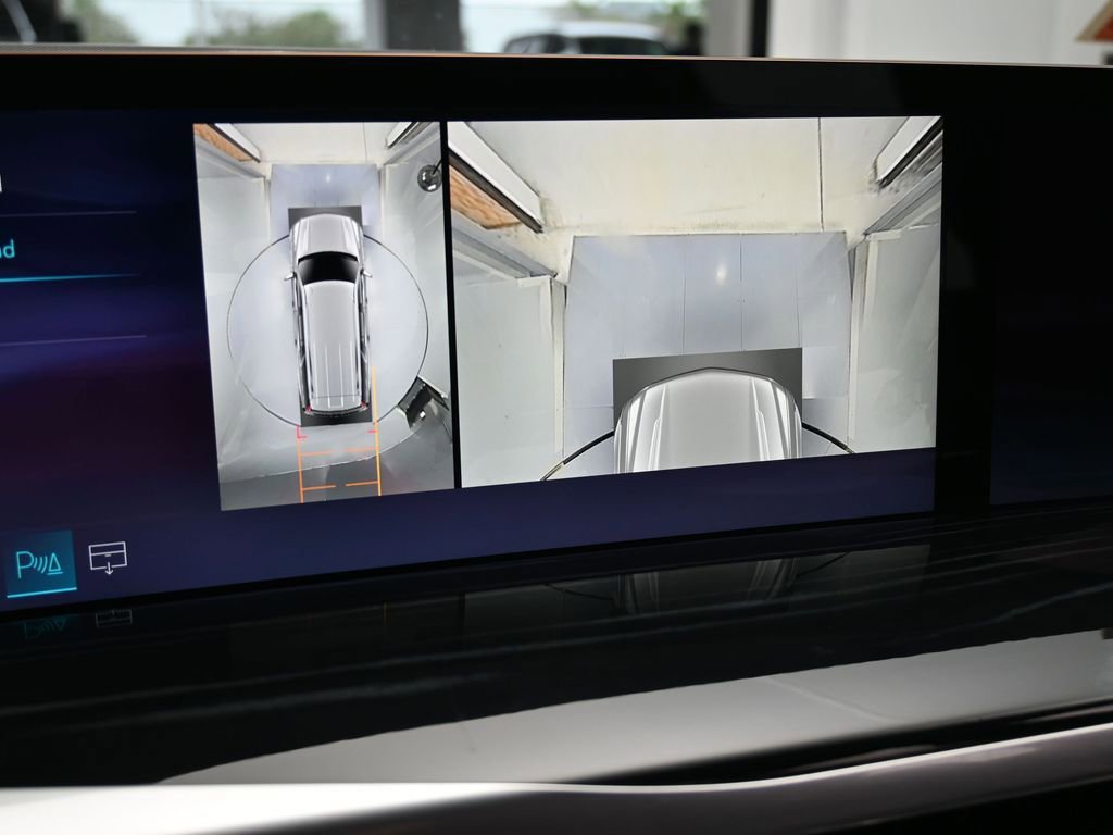 Used 2025 Cadillac Escalade ESV Sport w/ Touring Package image 26