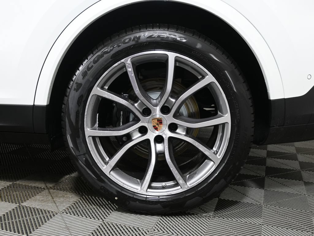 Used 2026 Porsche Cayenne Coupe AWD/4WD image 12