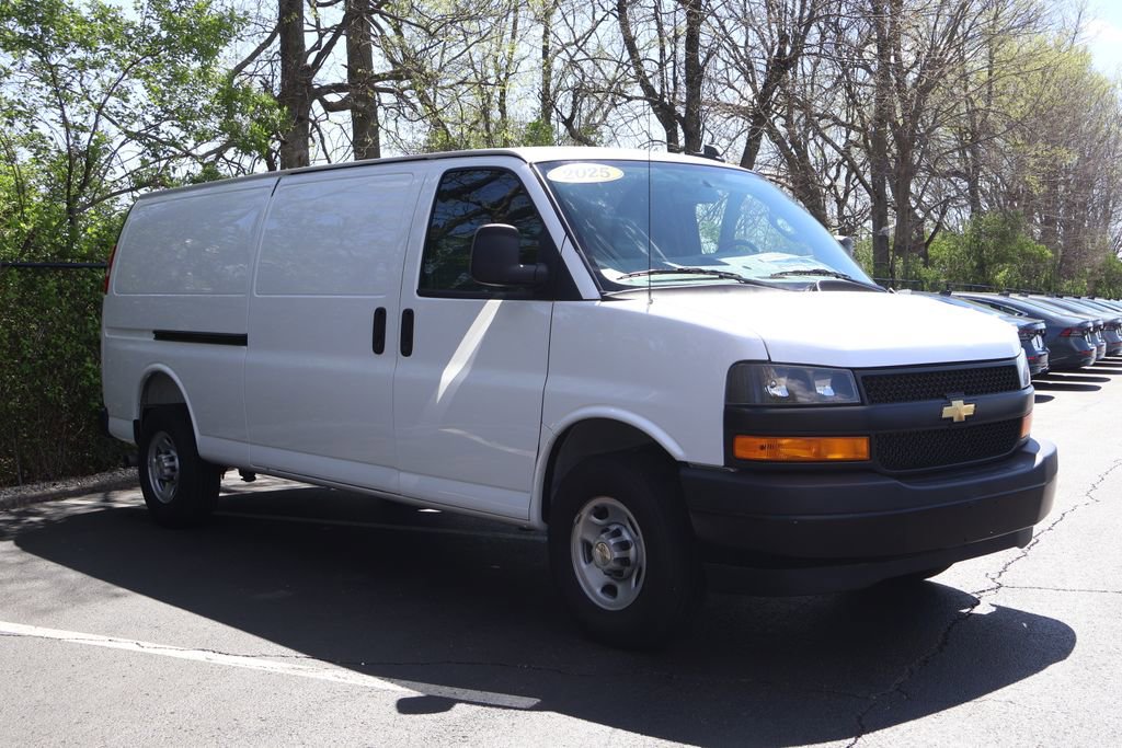 Used 2025 Chevrolet Express 2500 Extended w/ Driver Convenience Package image 10
