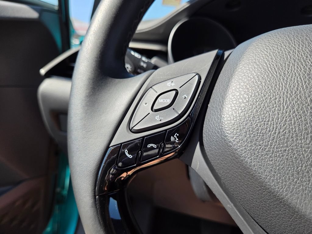 Used 2018 Toyota C-HR XLE FWD image 24