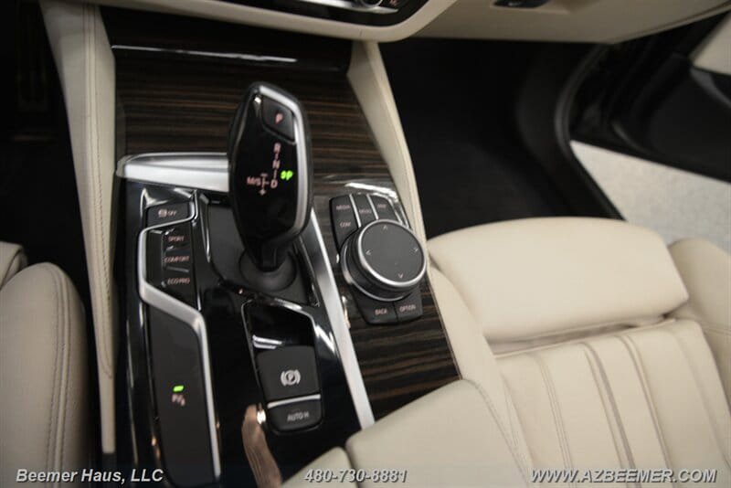 Used 2020 BMW 530i w/ M Sport Package RWD image 34
