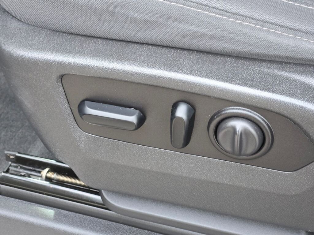 Used 2021 Chevrolet Silverado 3500 LT w/ Convenience Package AWD/4WD image 18