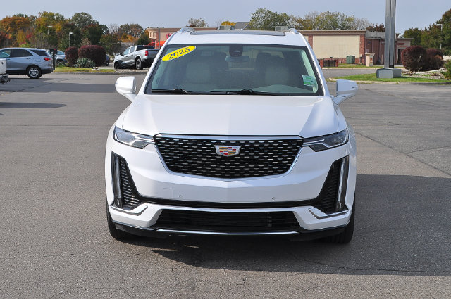 Used 2025 Cadillac XT6 Premium Luxury w/ LPO, Floor Liner Package AWD/4WD image 8