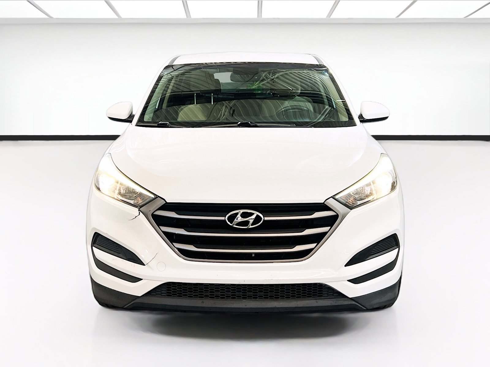 Used 2016 Hyundai Tucson SE image 2