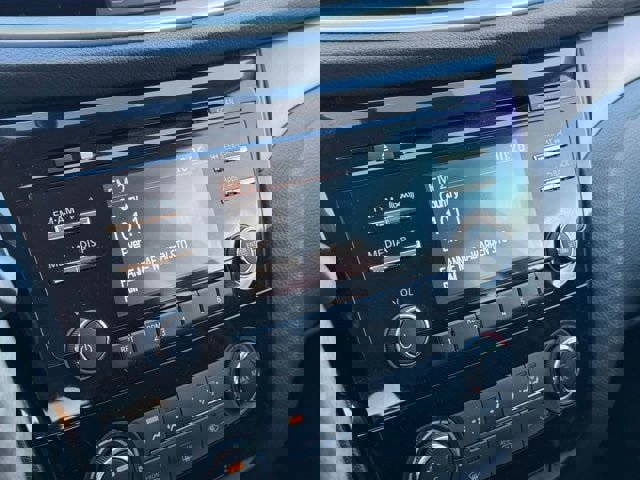 Used 2016 Nissan Rogue S image 16