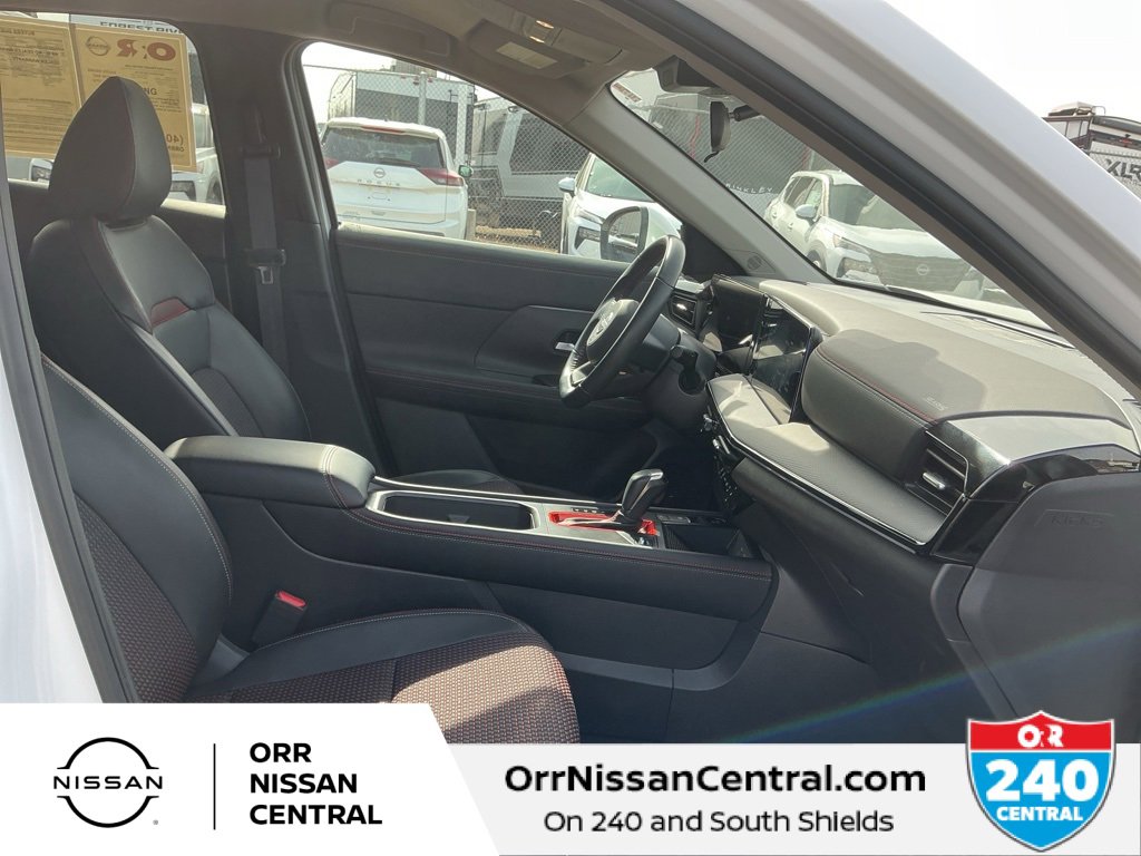 Used 2025 Nissan Kicks SR image 11