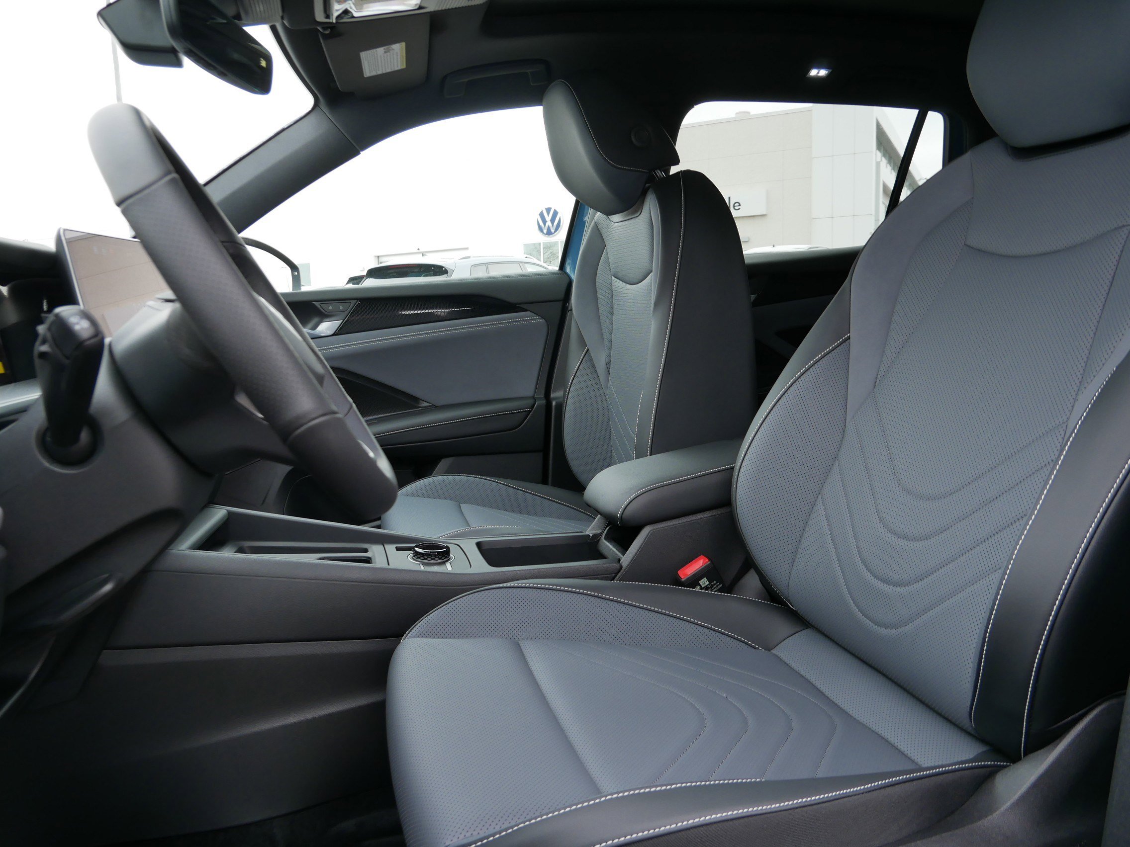 New 2026 Volkswagen Tiguan SE R-Line image 4