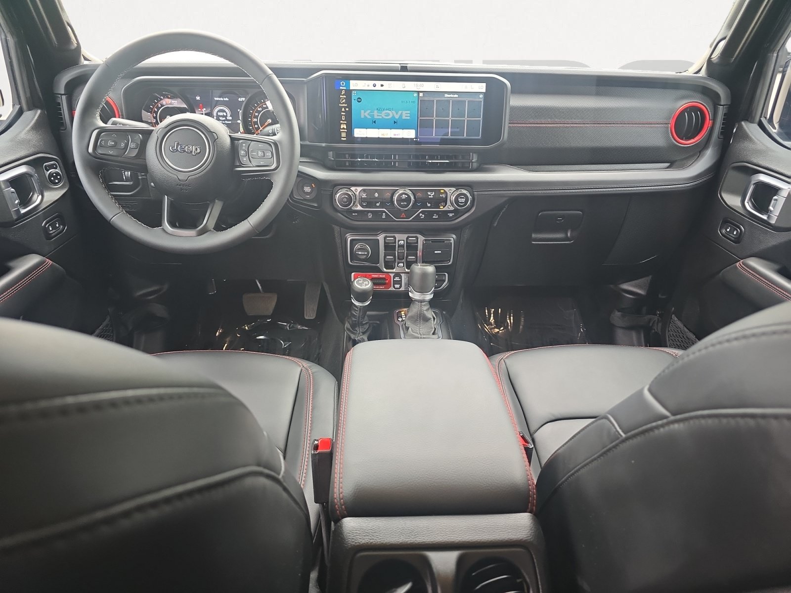 Used 2025 Jeep Gladiator Rubicon AWD/4WD image 3