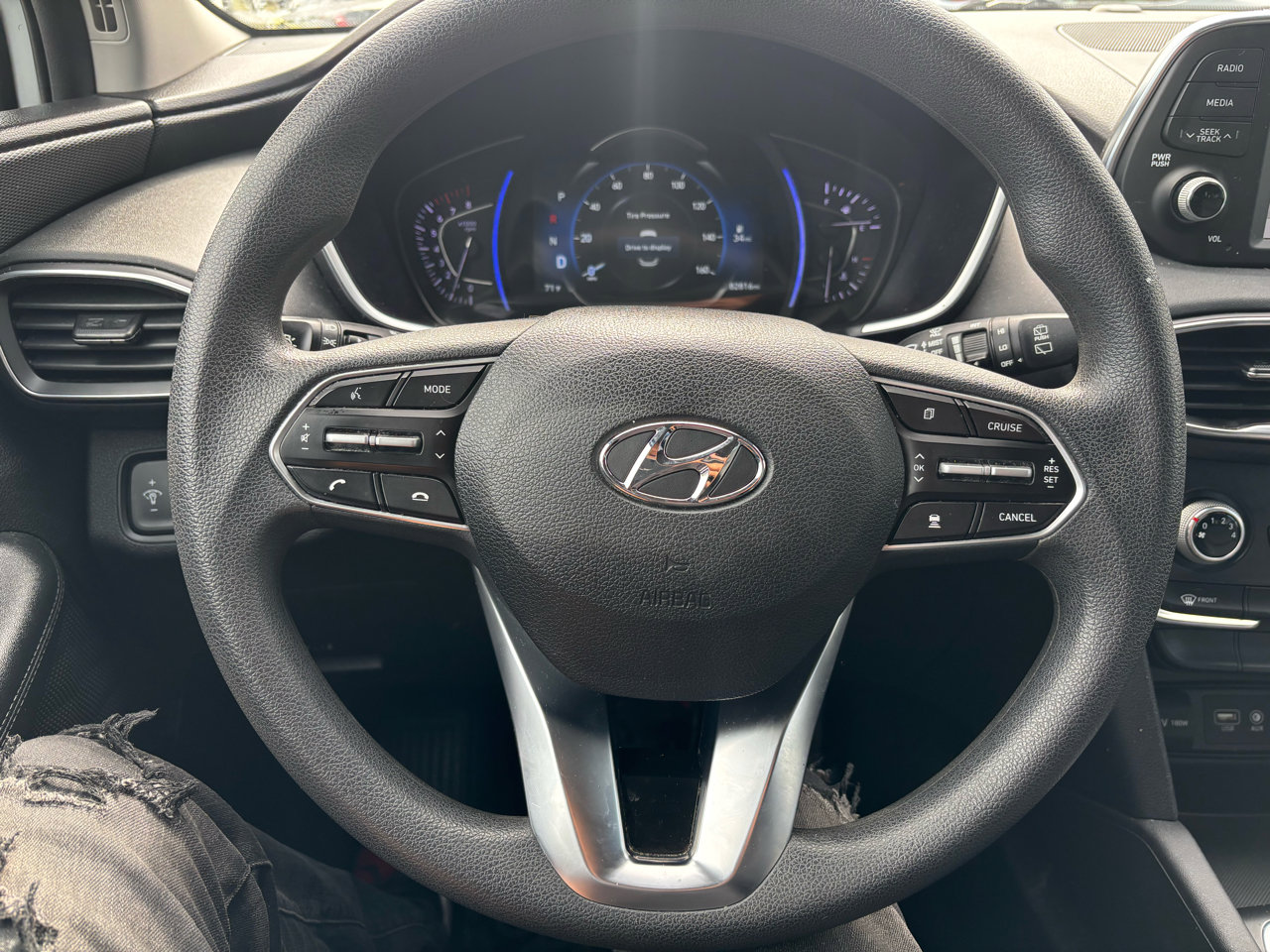 Used 2019 Hyundai Santa Fe SEL image 17