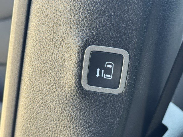 New 2026 Chrysler Pacifica Select image 36