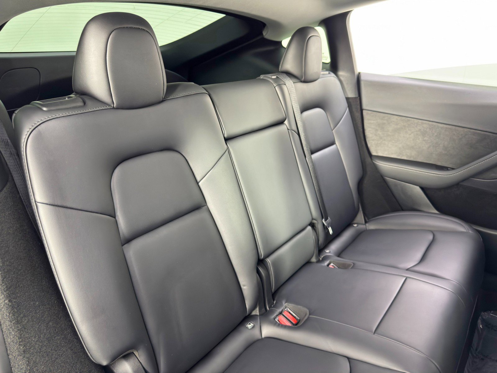 Used 2023 Tesla Model Y Performance image 39