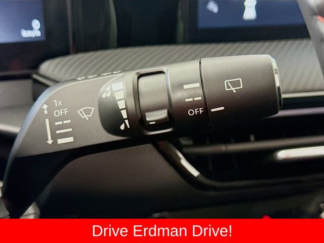 Used 2025 Nissan Kicks SR AWD/4WD image 16