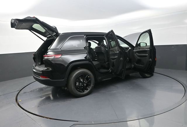 New 2026 Jeep Grand Cherokee Altitude AWD/4WD image 41