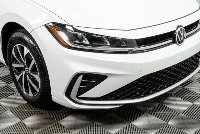 Used 2025 Volkswagen Jetta S image 33