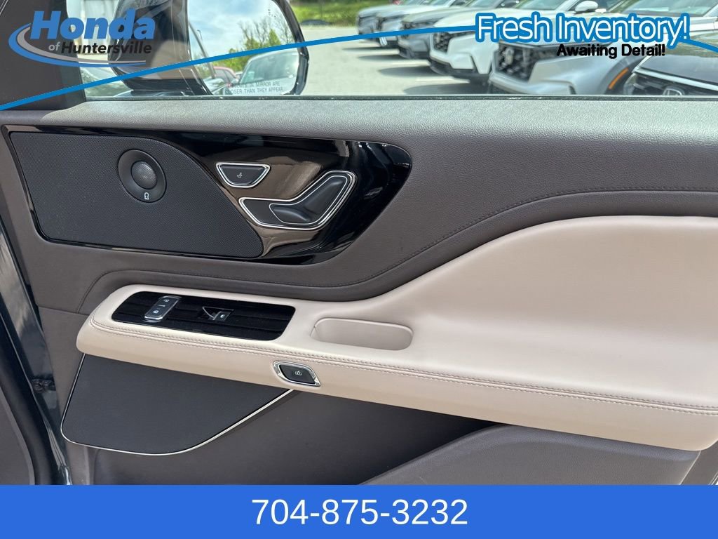 Used 2023 Lincoln Aviator Reserve w/ Equipment Group 201A image 18
