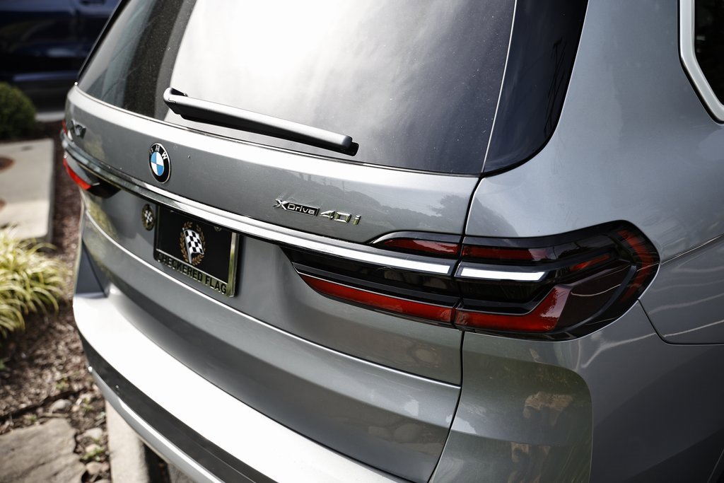 New 2026 BMW X7 xDrive40i w/ Premium Package image 8