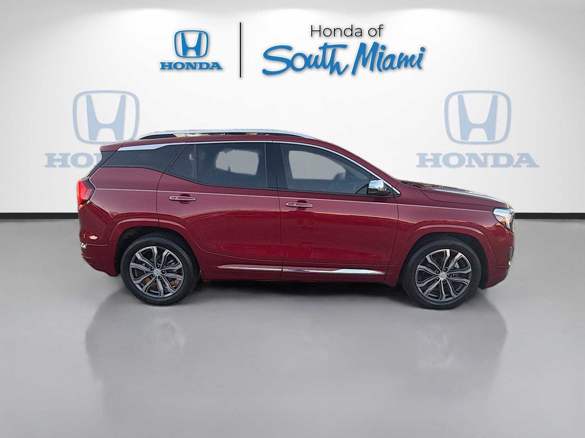 Used 2020 GMC Terrain Denali w/ Denali Premium Package image 8