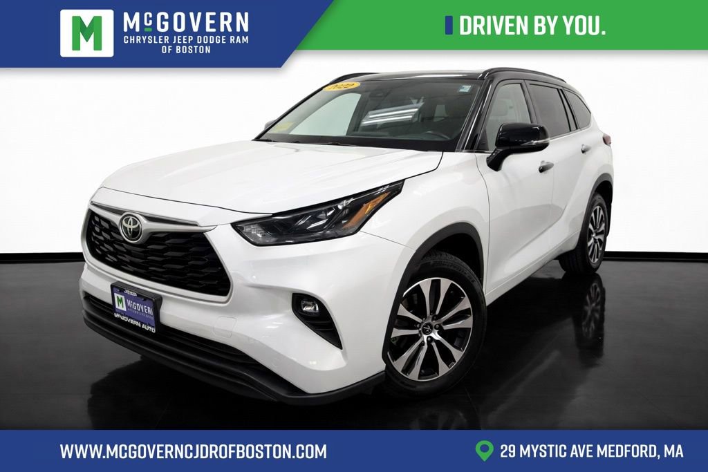 Used 2022 Toyota Highlander XLE image 1